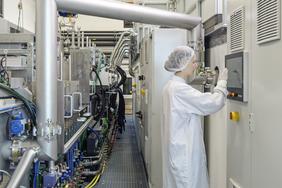 Forschungsanlage zur industrienahen Herstellung von CIGS-Dünnschichtsolarmodulen am ZSW. Foto: ZSW