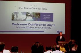 Eröffnung Tag 2 der 15. UECT durch Michael Weber (Universität Ulm)